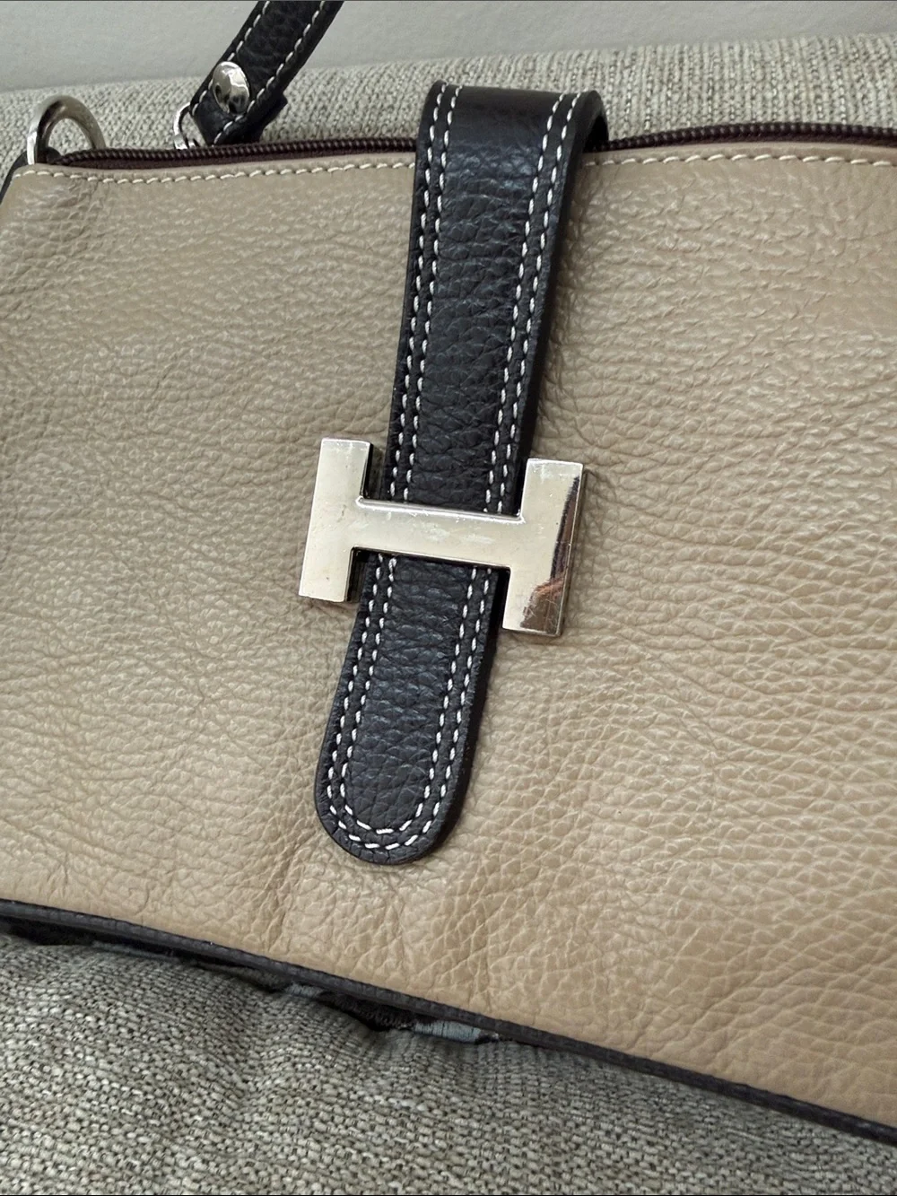 Vera Pelle Taupe and Black Leather Crossbody with Silver H Accent